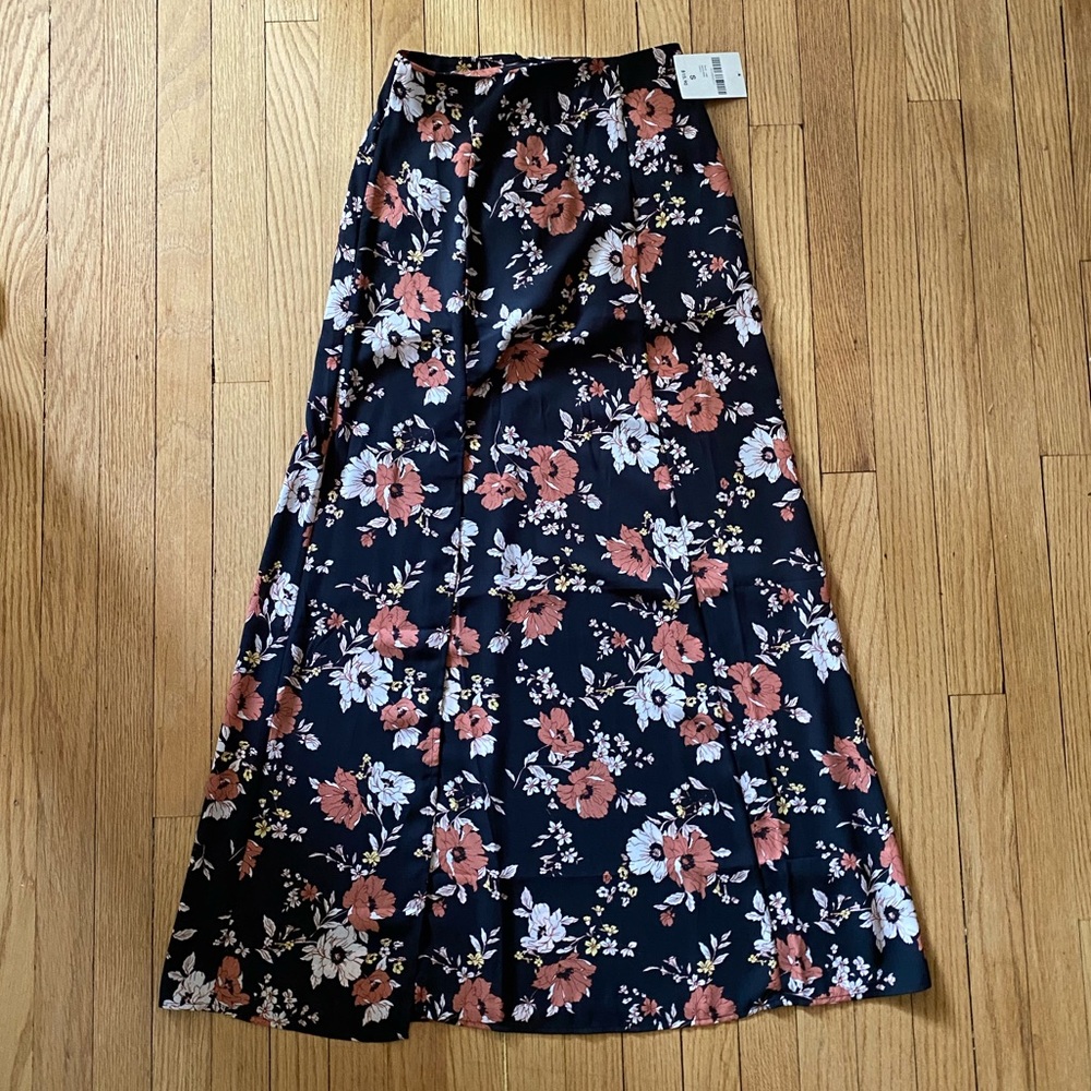 NWT Forever 21 Floral Maxi Skirt